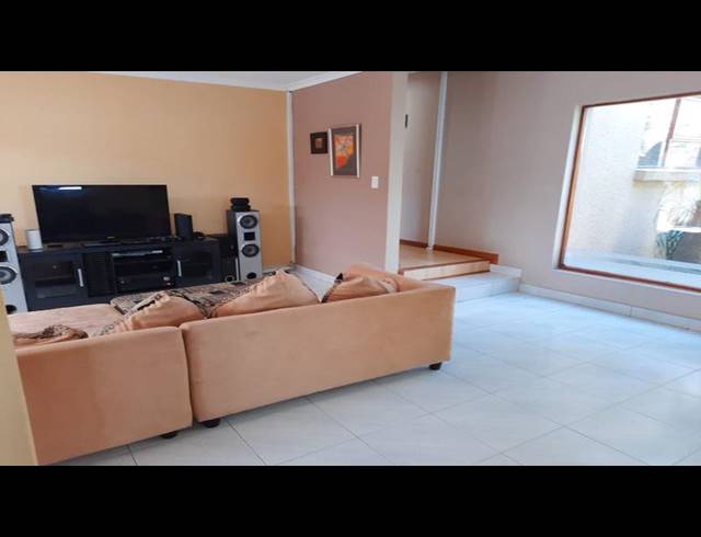 3 BEDROOM HOUSE FOR SALE IN WENDYWOOD